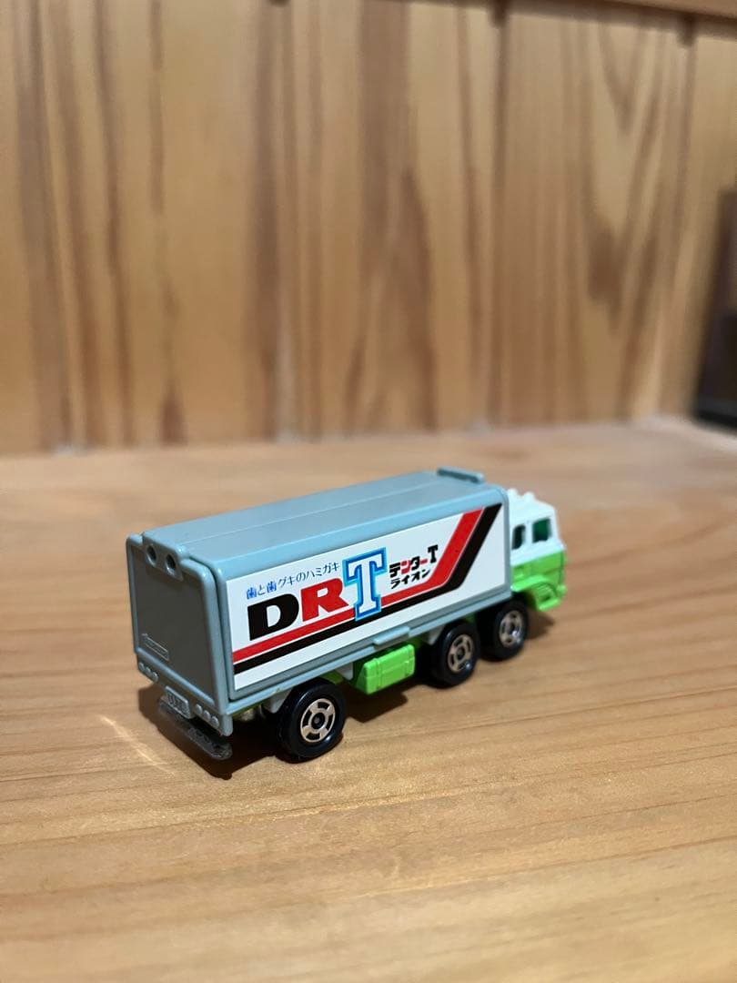 トミカ ウイングルーフトラック　スーパーギフト