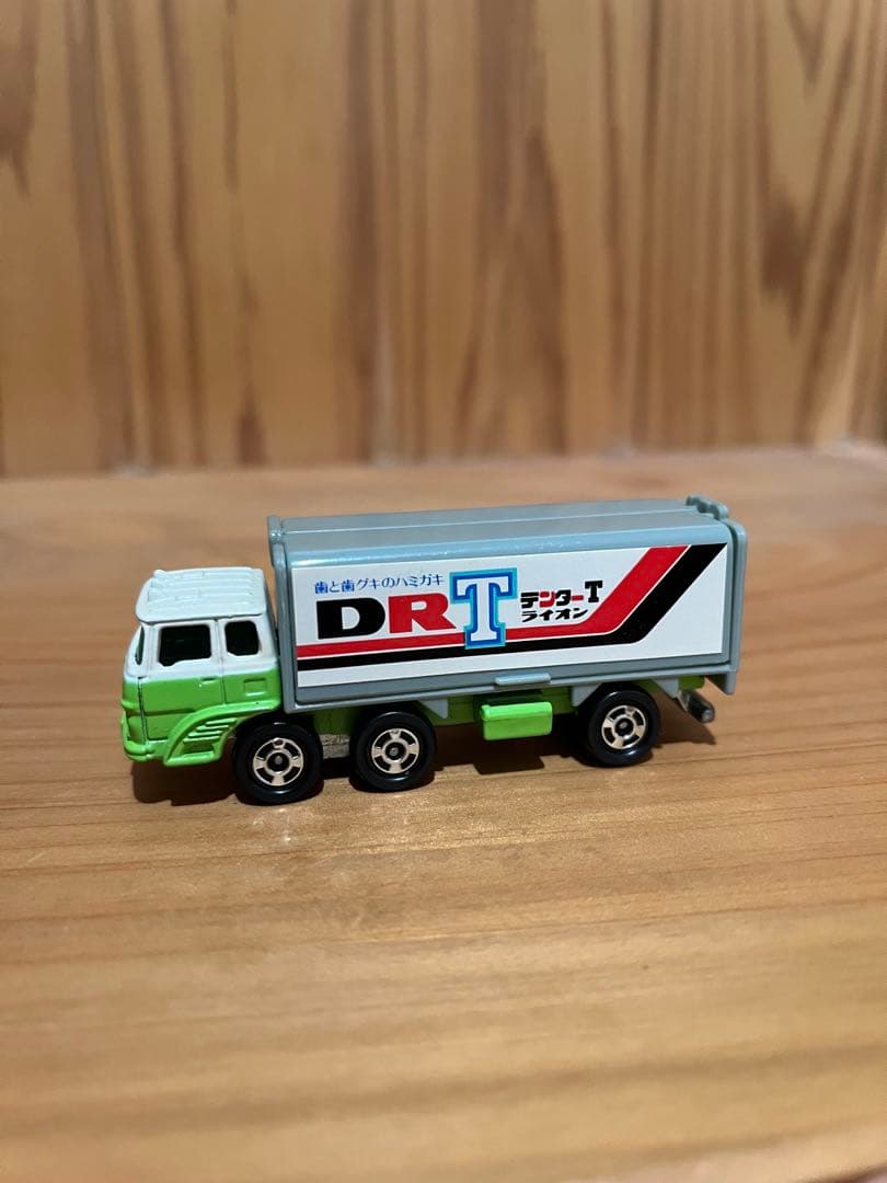 トミカ ウイングルーフトラック　スーパーギフト