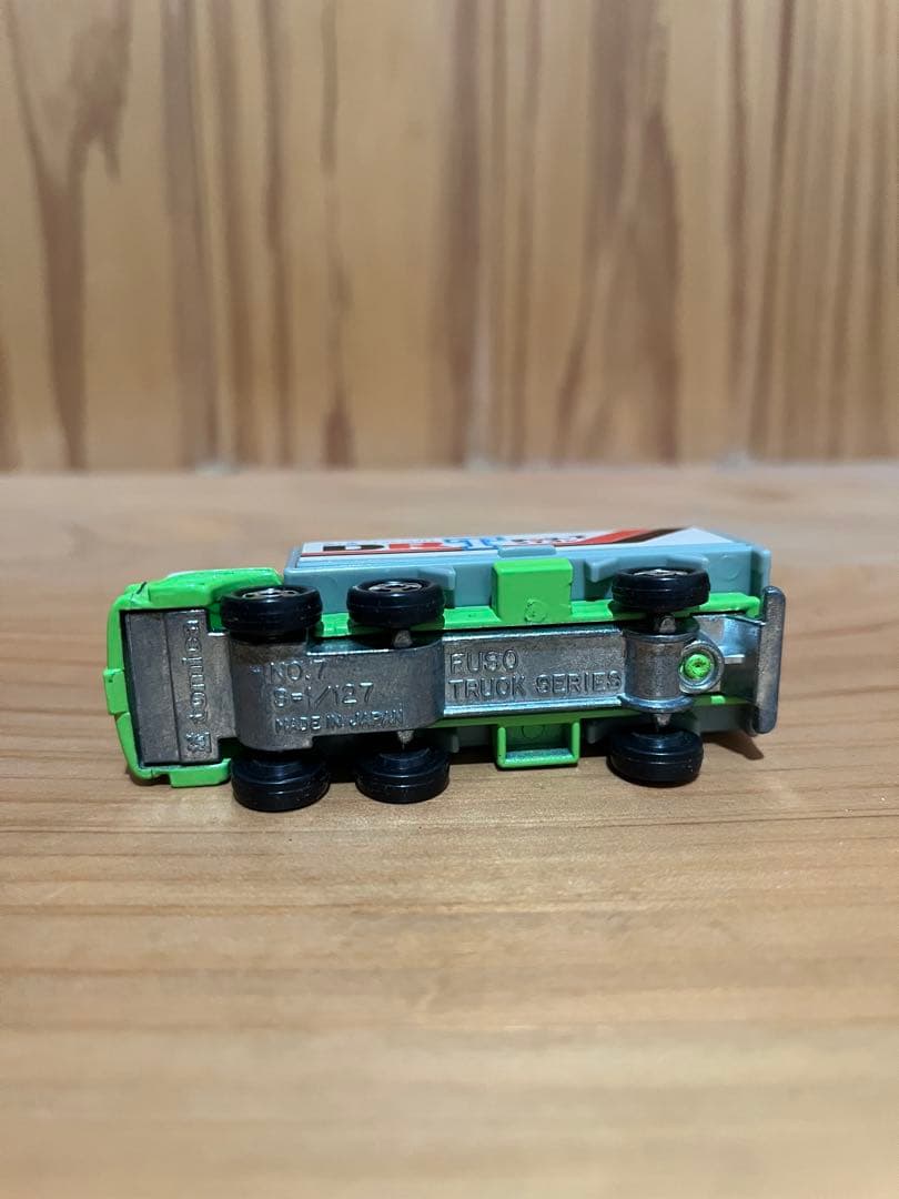 トミカ ウイングルーフトラック　スーパーギフト