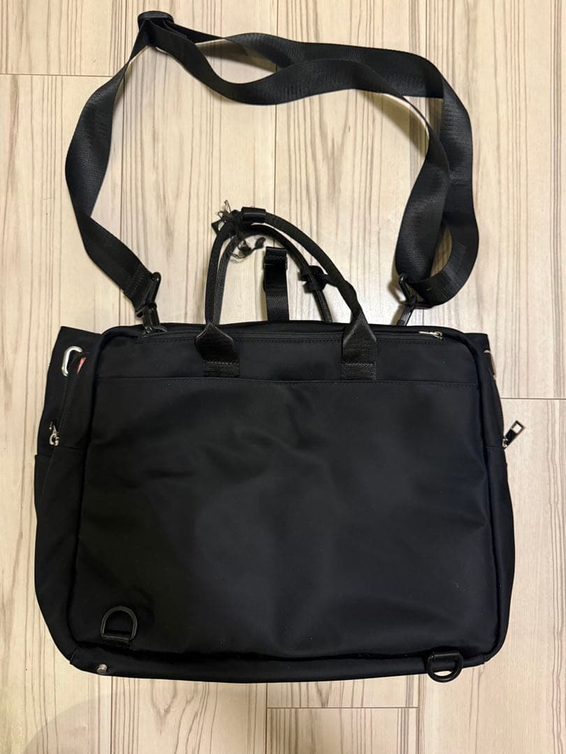 セレーンエテール　ブラックナイロン　ビジネスバッグ