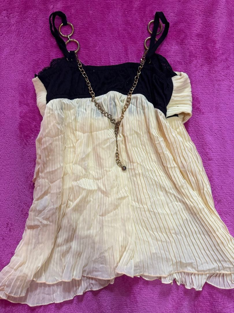 d.i.a. プリーツ　キャミソール