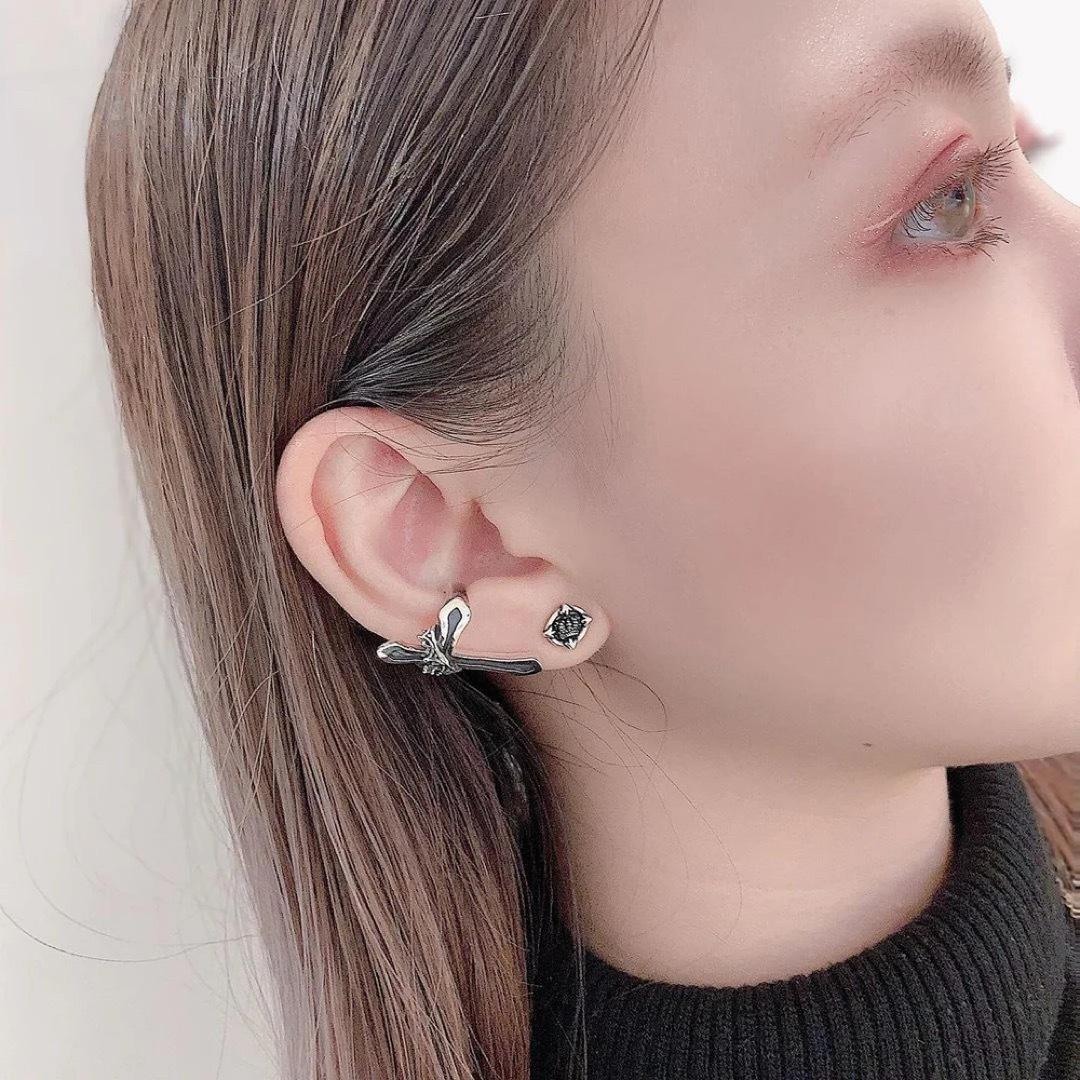 美品!ジャスティンデイビス SEJ360 CROWN STUD ピアス