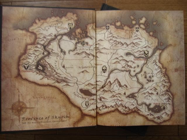 The Skyrim Library　Volumes I〜III Box Set