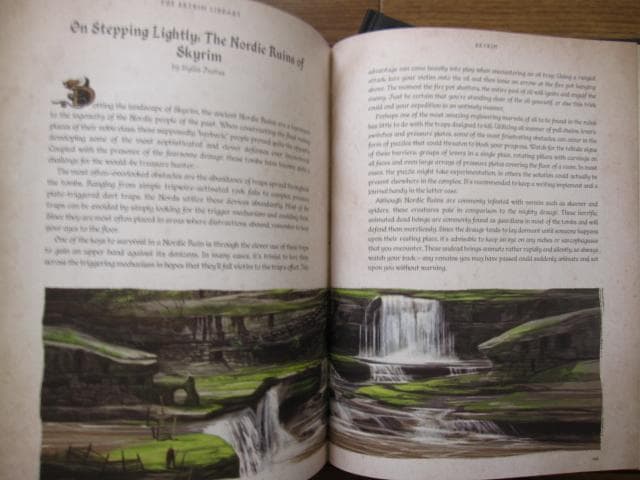 The Skyrim Library　Volumes I〜III Box Set