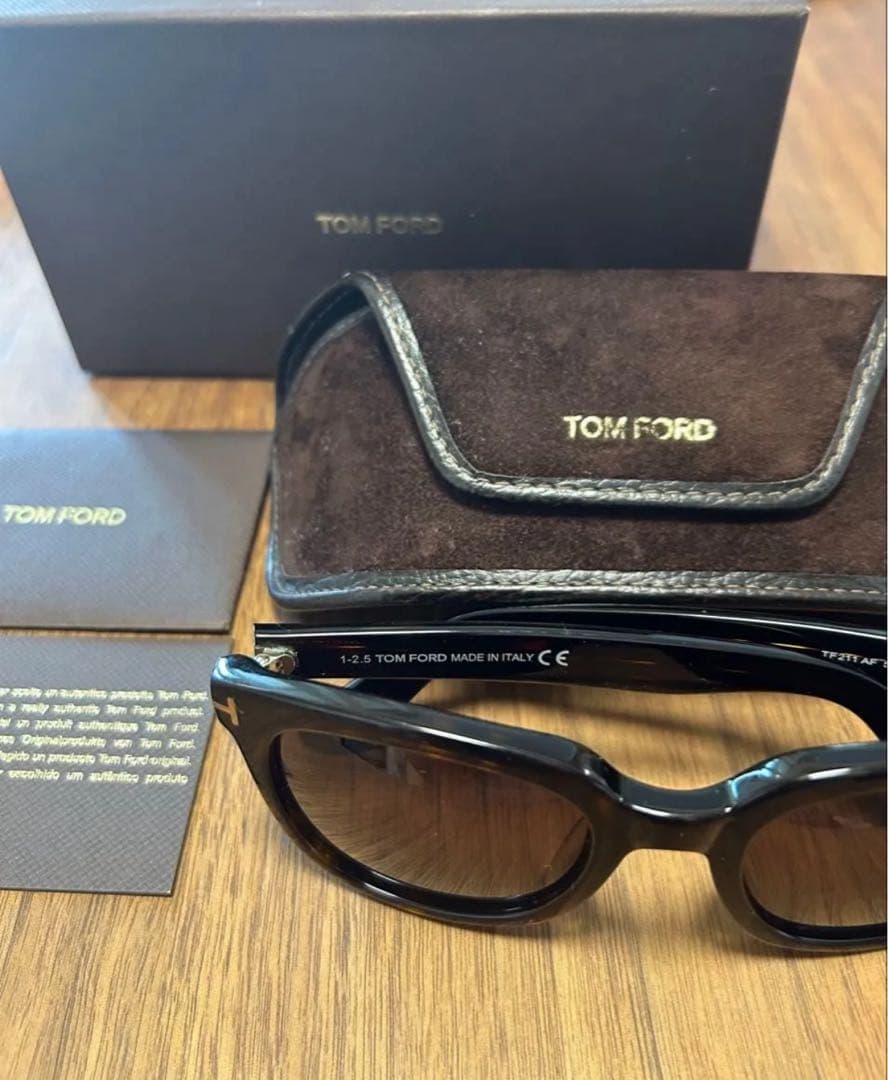 TOM FORD ウェリントン　サングラス TF211AF 鼈甲柄　ブラウン