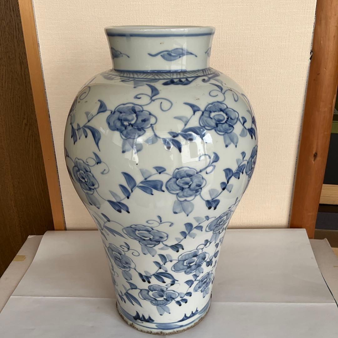 李朝　染付花文(薔薇)壷　18世紀頃