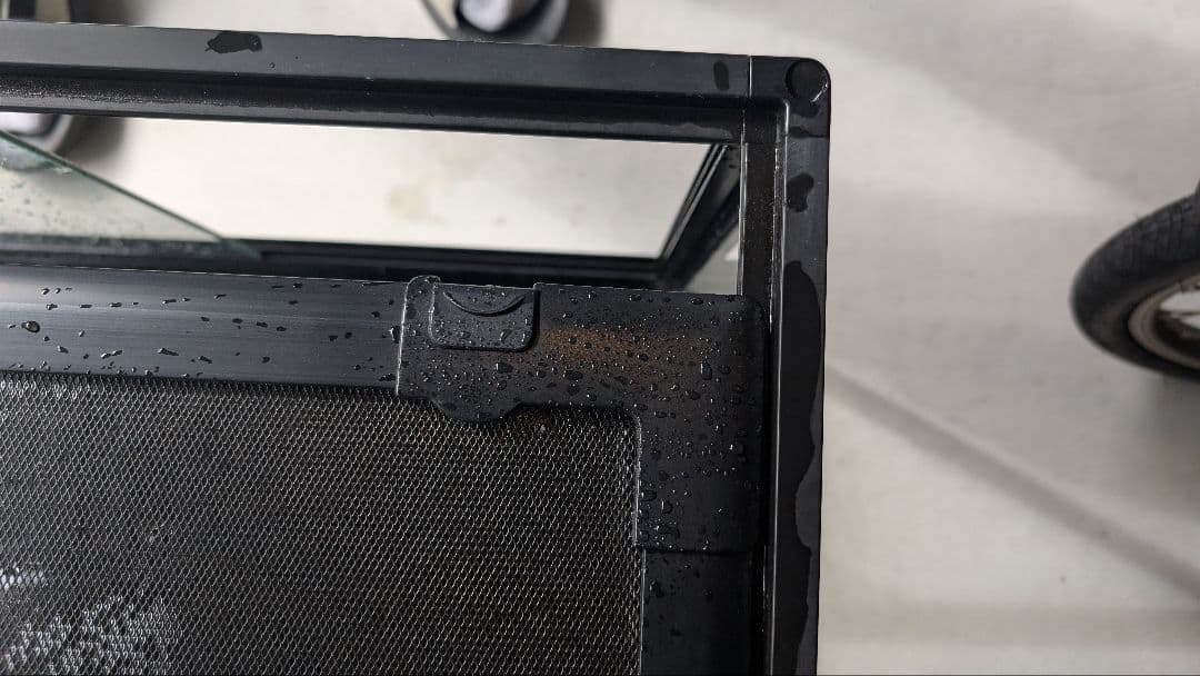 ガラス製スライド式ショーケース