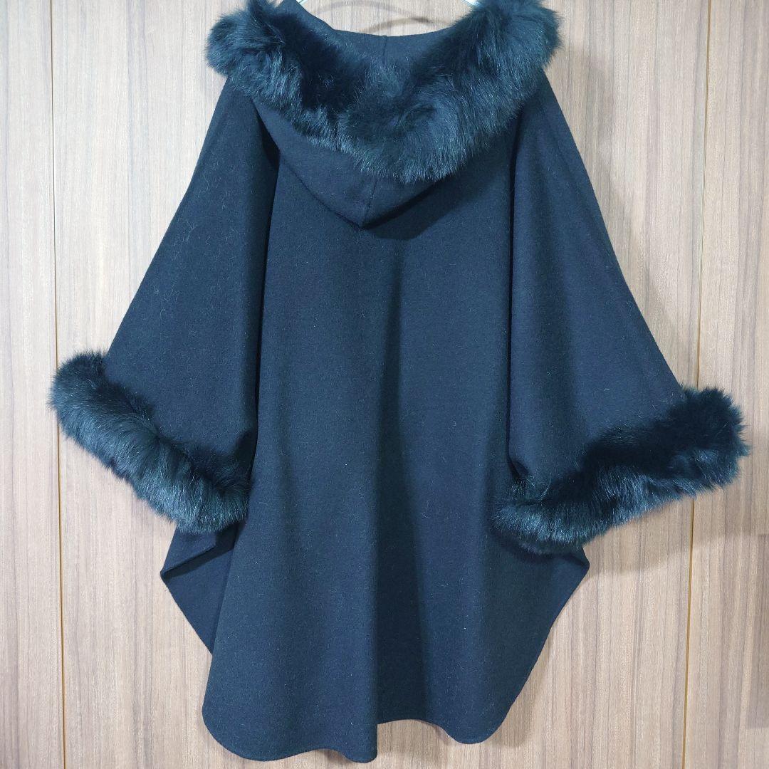 グレースコンチネンタル　ファー付フードポンチョ　ブラック　フォックスファー