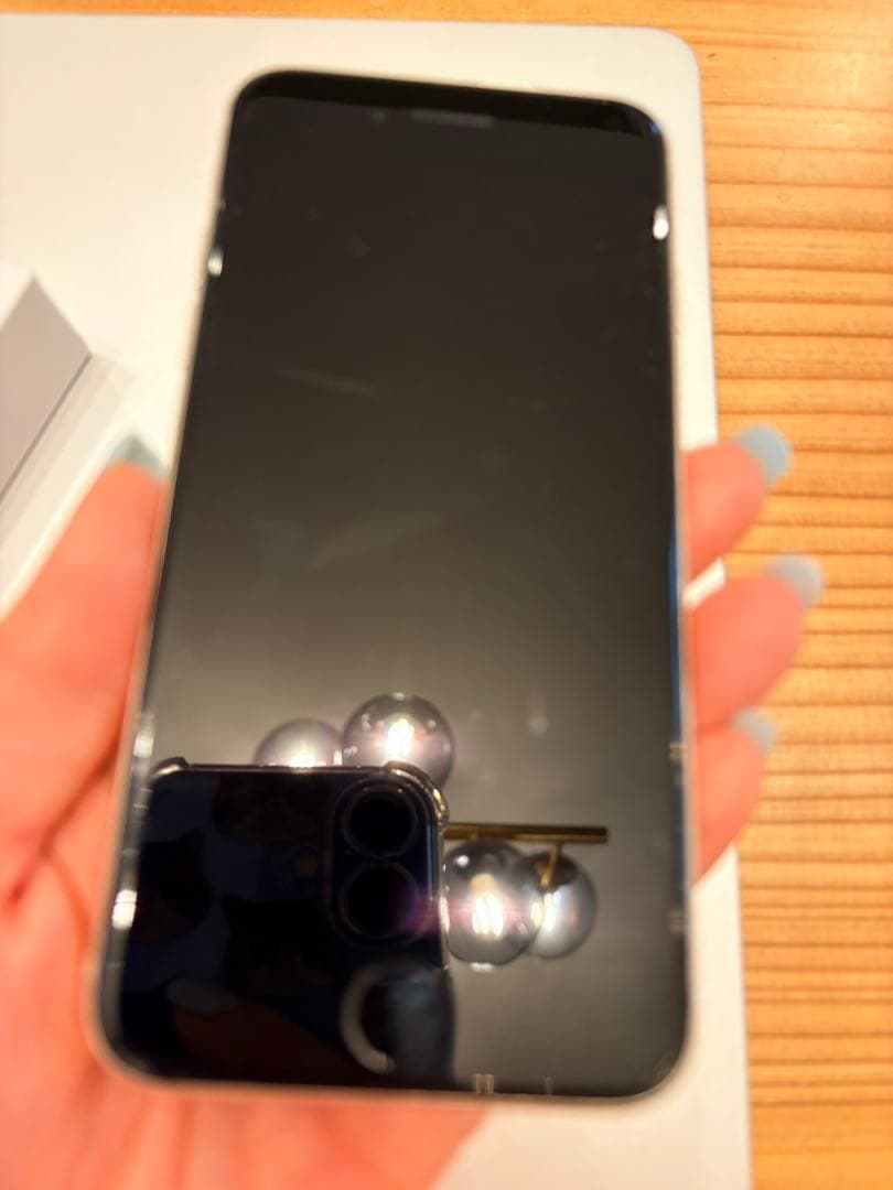 iPhone SE 第三世代256GB スターライトホワイト