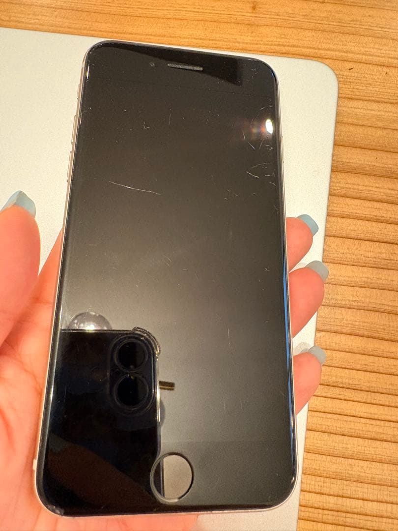 iPhone SE 第三世代256GB スターライトホワイト