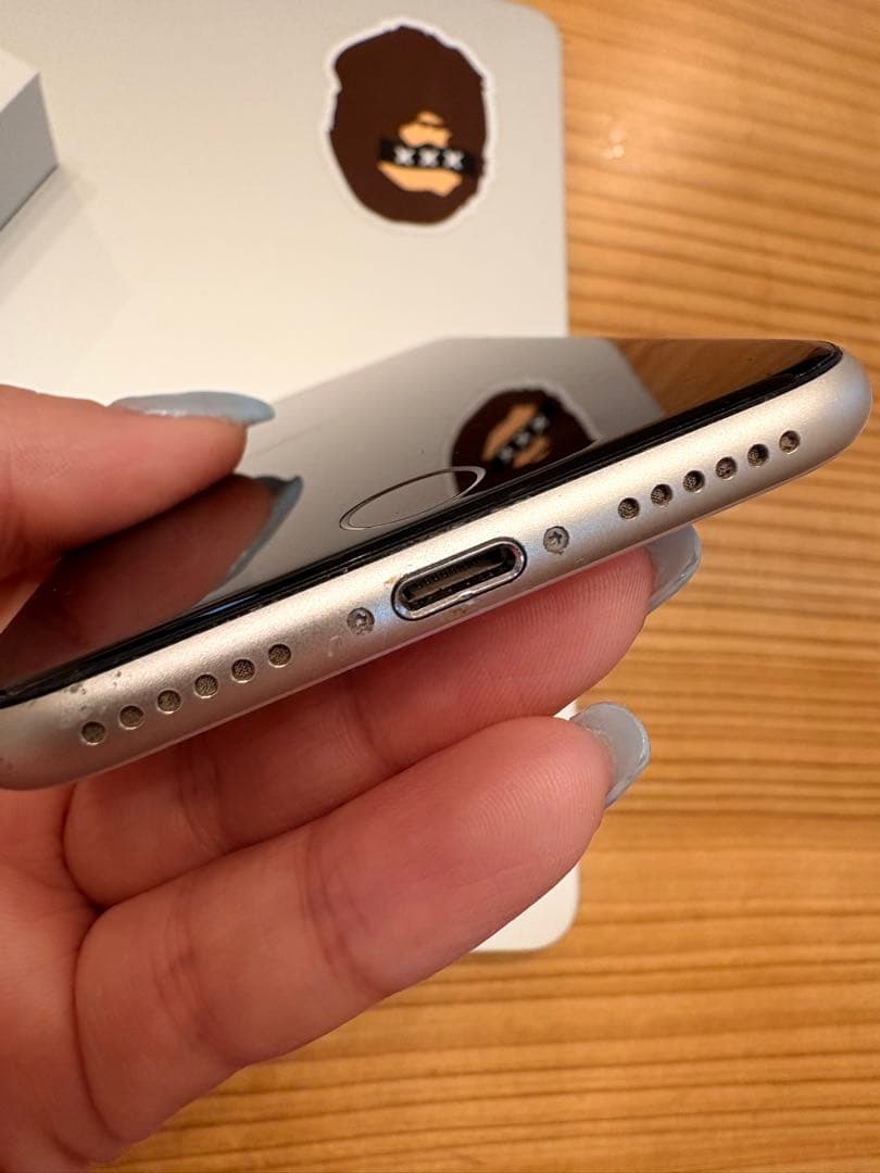 iPhone SE 第三世代256GB スターライトホワイト