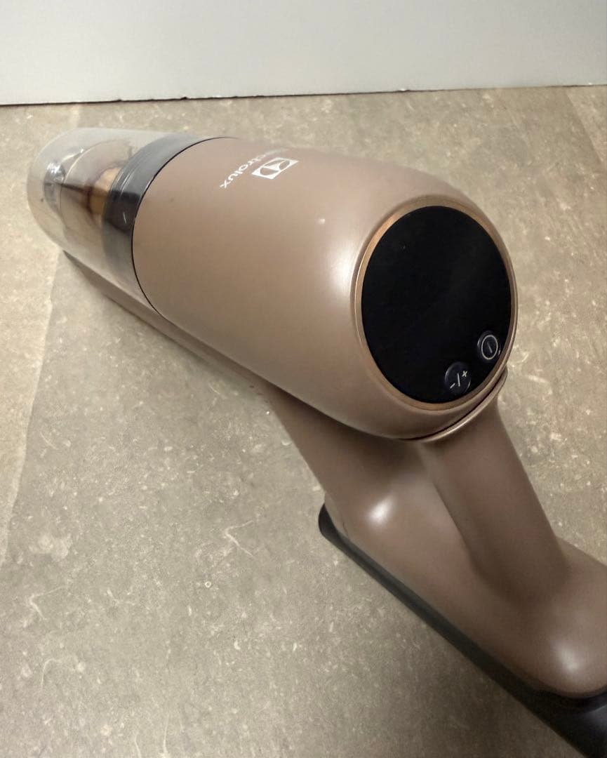 エレクトロラックス◇掃除機 Ultimate700 ウォルナットブラウン