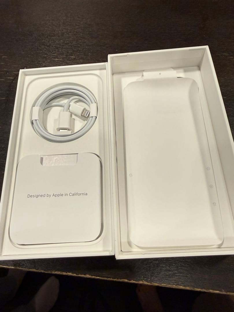 再出品】Apple iPhone 14 Pro シルバー 箱、付属品有り