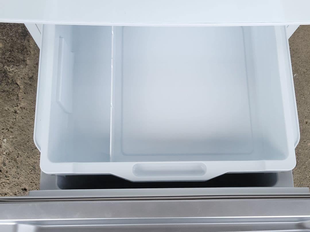 Hisense 3ドア冷凍冷蔵庫 282L HR-D2801W 2020年製