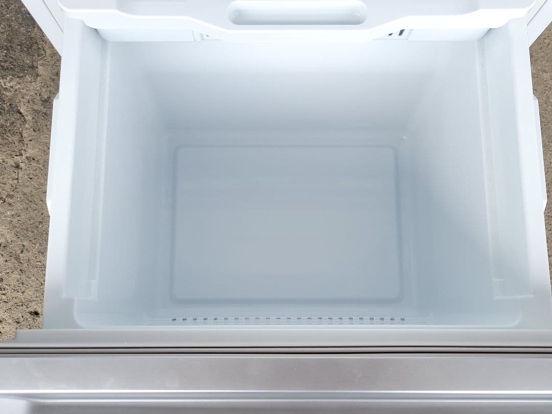 Hisense 3ドア冷凍冷蔵庫 282L HR-D2801W 2020年製