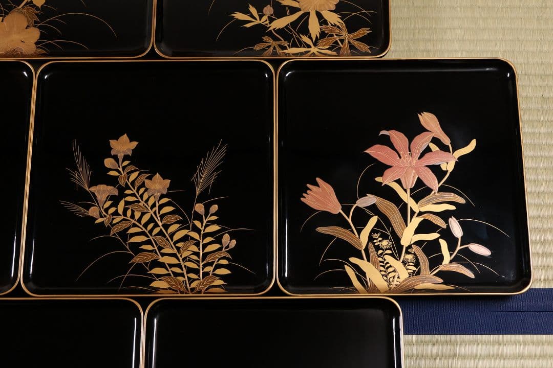 木製漆器 草花 絵変蒔絵 蝋色塗 吸物膳 十客 足付 四方膳 梨地【CM282】