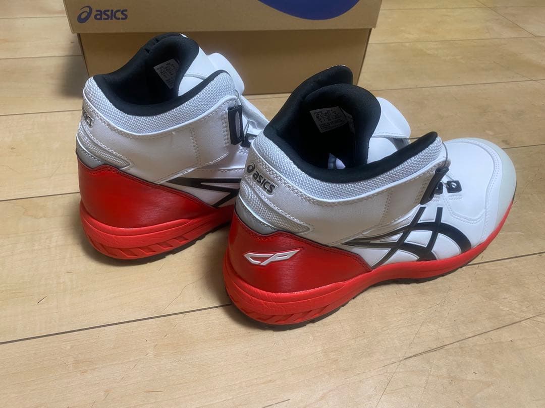 ASICS WINJOB CP304 BOA ホワイト/ブラック 26.5cm