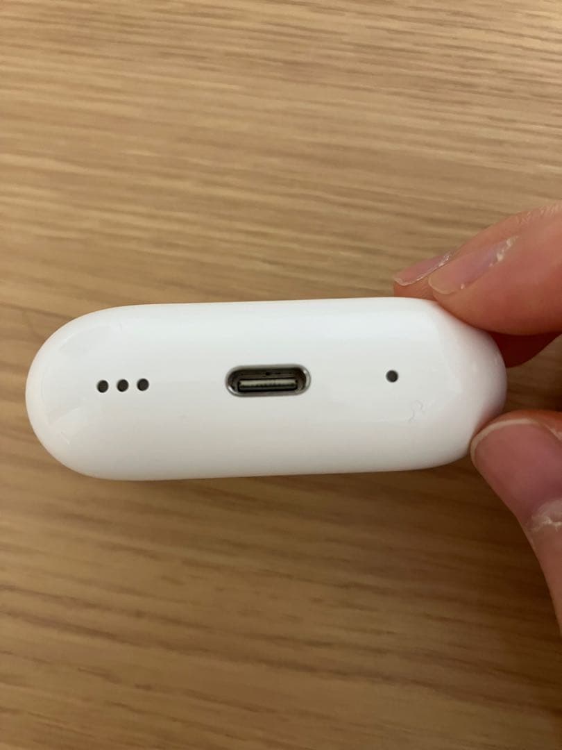AirPods Pro 第2世代ケースA2968と右耳A3047