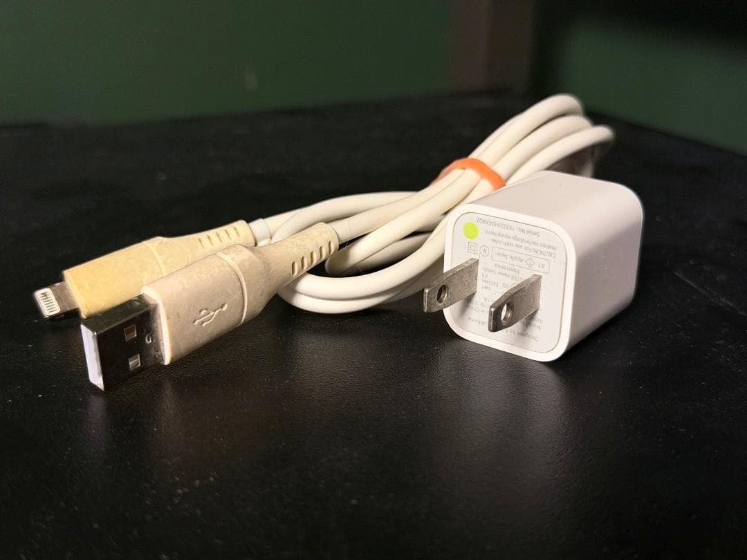 Apple iPhone SE (第3世代) ホワイト 本体