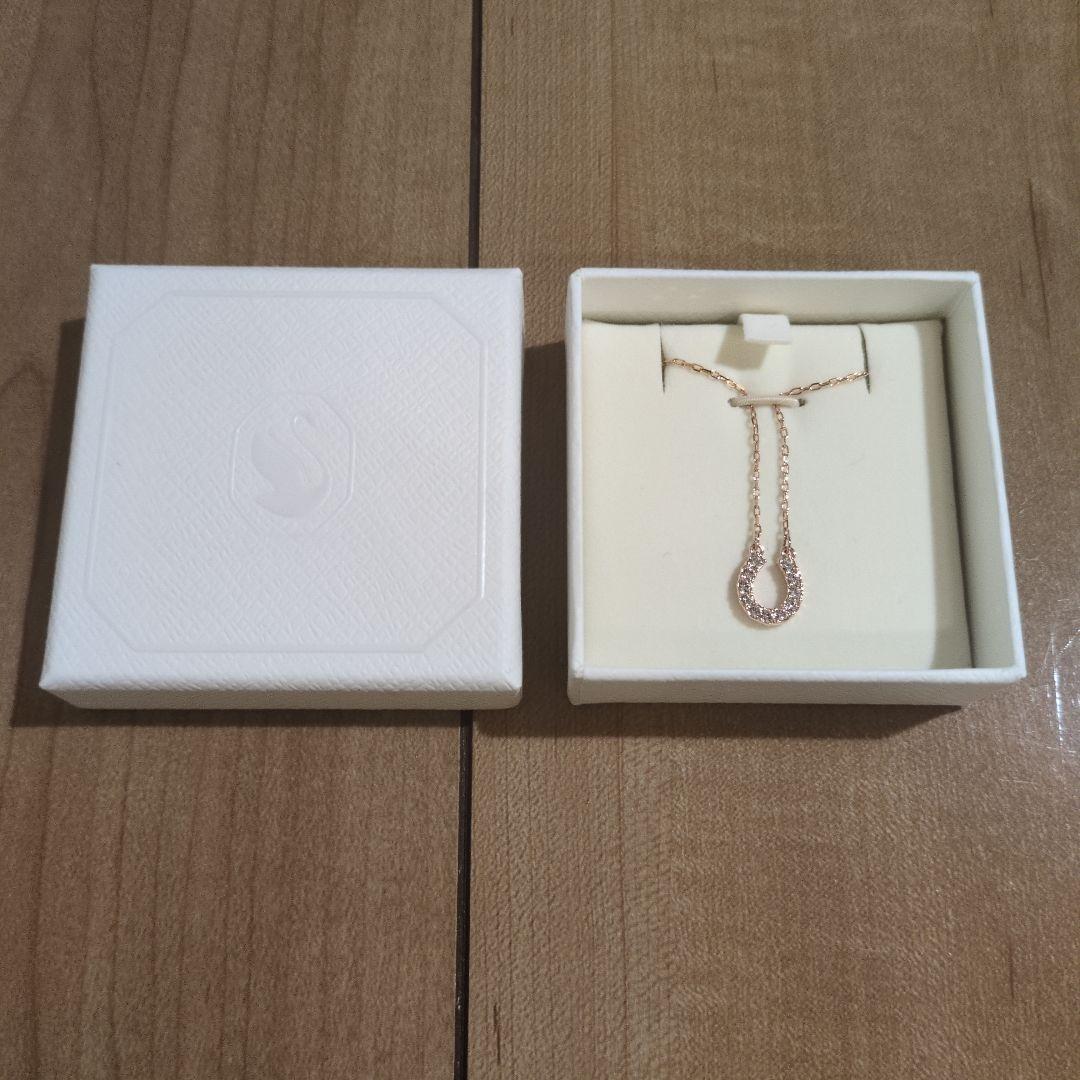 SWAROVSKI【スワロフスキー】馬 蹄, ホワイト, ローズゴールドトーン