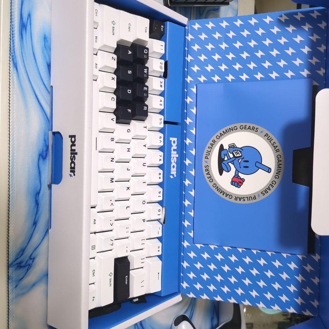 pulsar ゲーミングキーボード ホワイト