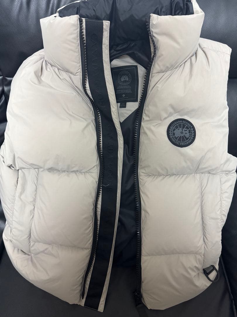   ベージュ ダウンベスト