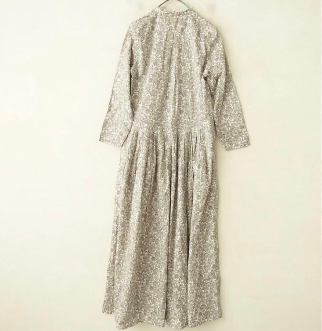 ハグオーワー　フラワープリント ７分袖ワンピース ベージュ系