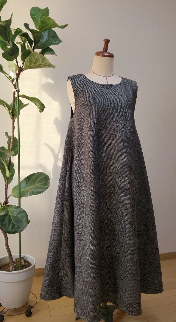 着物リメイク☆大島紬フレアーワンピース☆グレー花柄正絹☆ストールリボン2本付き