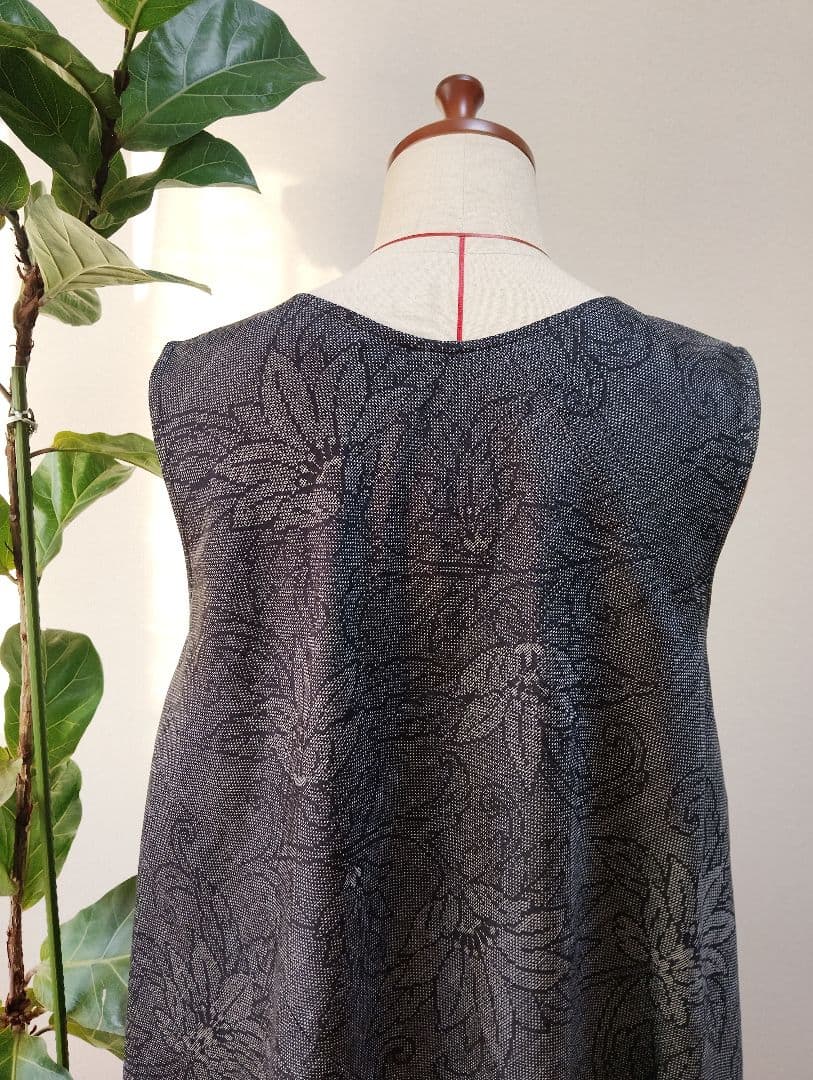 着物リメイク☆大島紬フレアーワンピース☆グレー花柄正絹☆ストールリボン2本付き