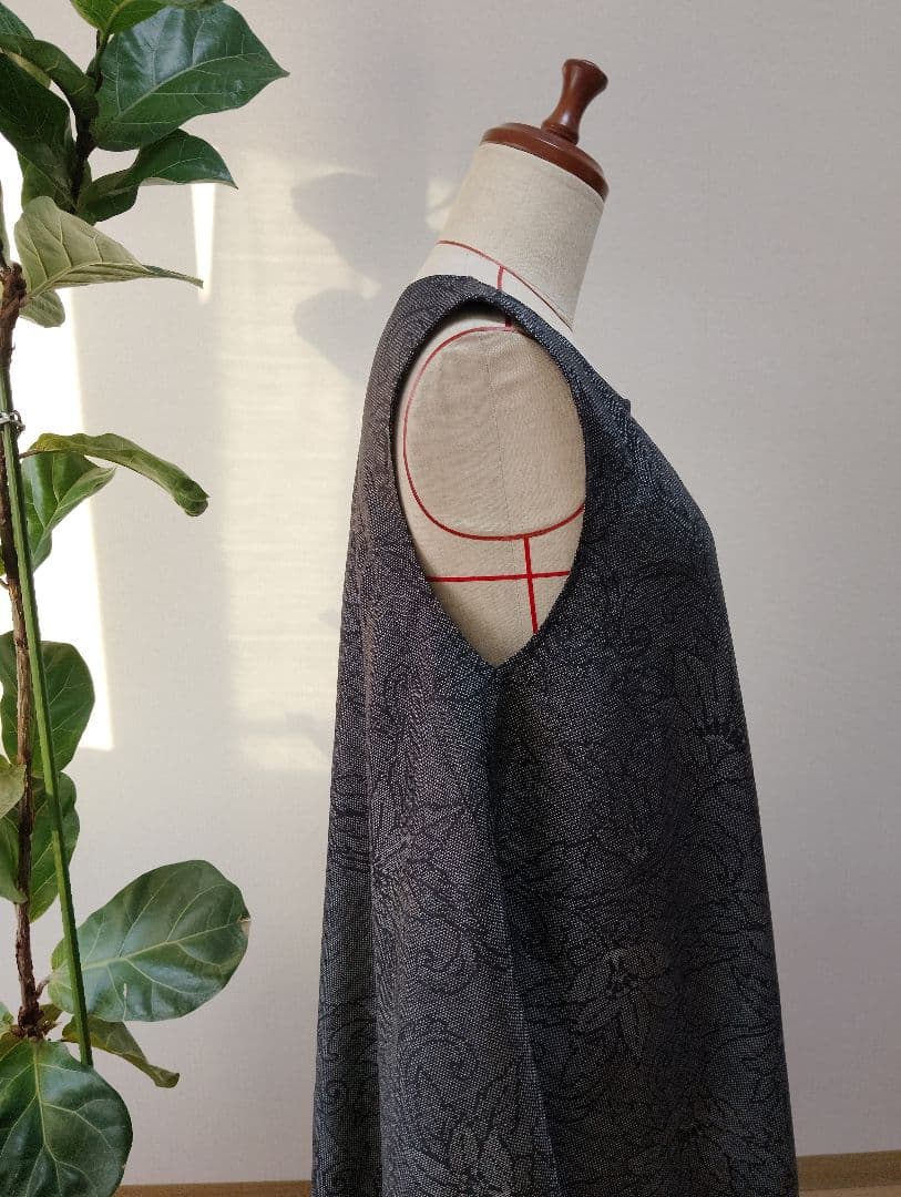 着物リメイク☆大島紬フレアーワンピース☆グレー花柄正絹☆ストールリボン2本付き