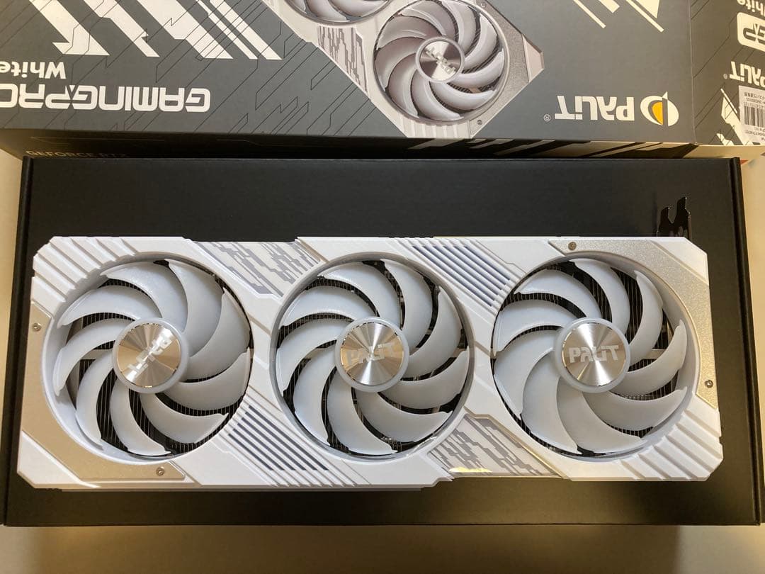 グラフィックボード・グラボ・ビデオカード PALIT GAMINGPRO White RTX 4070 Ti SUPER