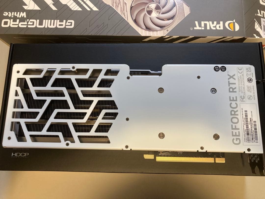 グラフィックボード・グラボ・ビデオカード PALIT GAMINGPRO White RTX 4070 Ti SUPER
