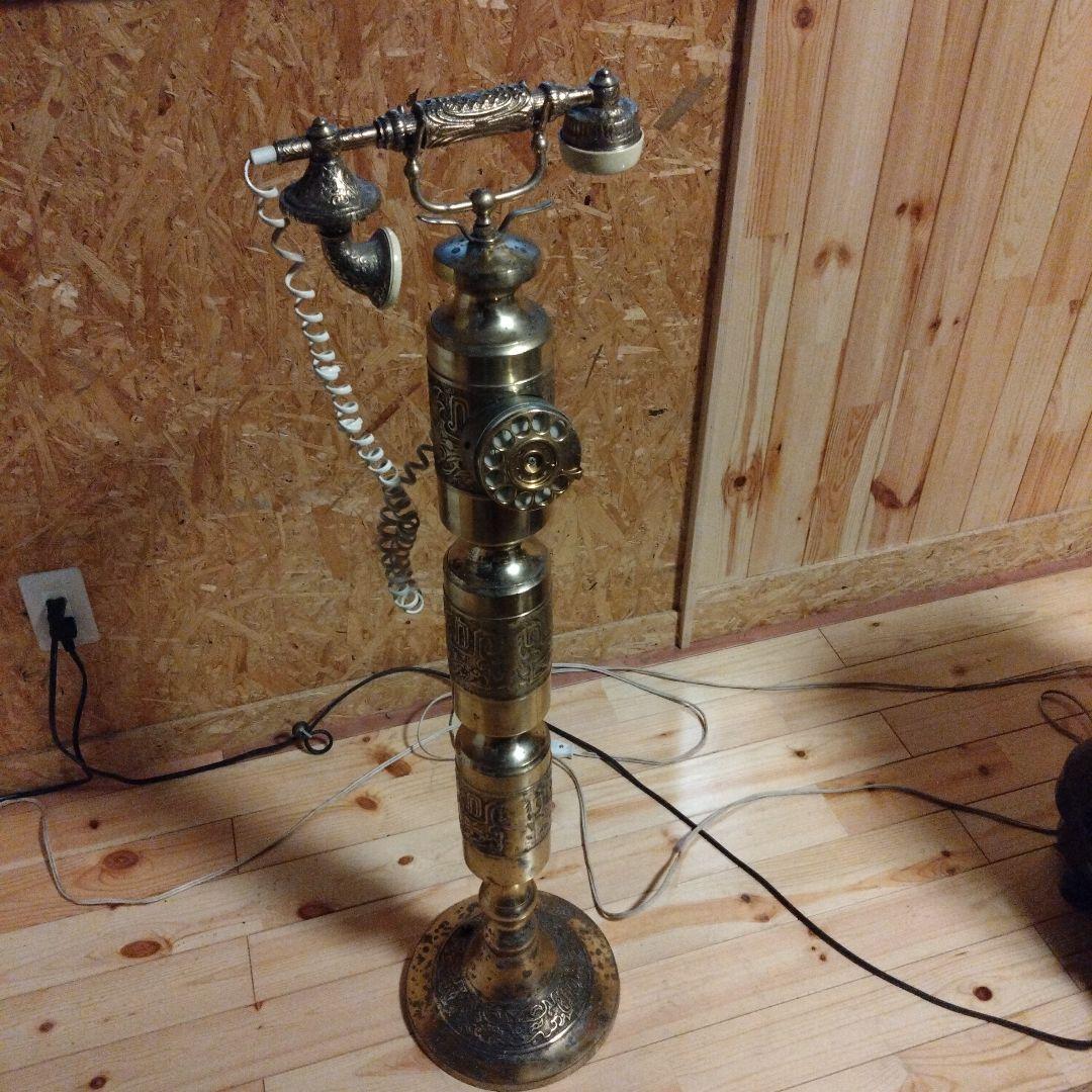 里美 アンティーク スタンド式 電話機 金属製 海外製