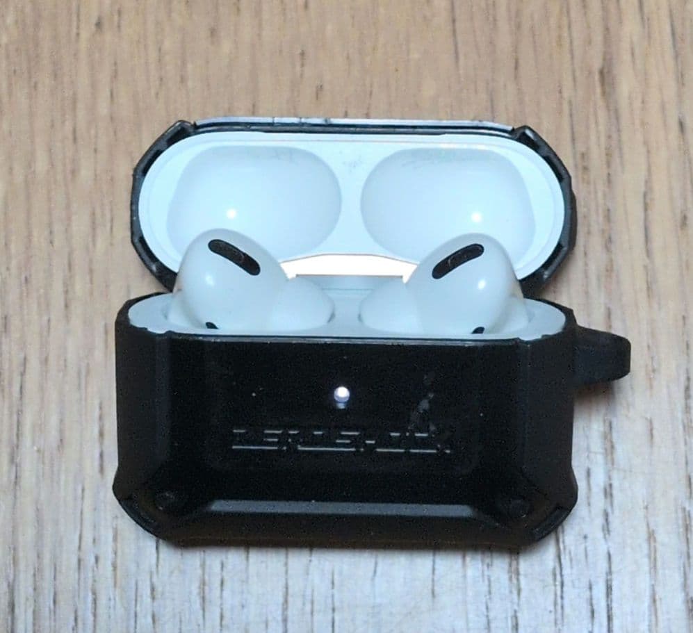 AirPods Pro 第1世代(A2190）充電ケース elecom製ケース付