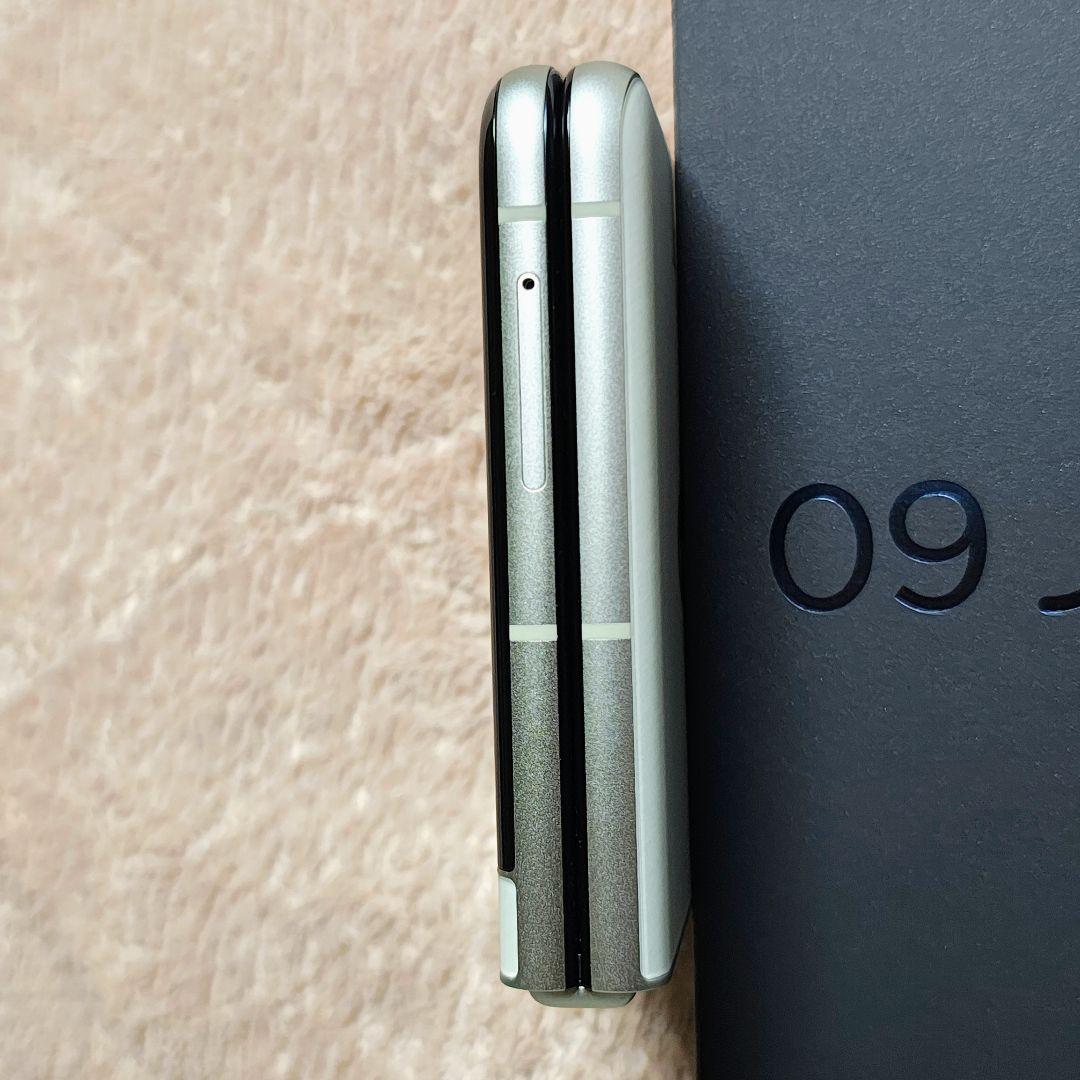 motorola razr 60 国内版 SIMフリー ライトスカイホワイト