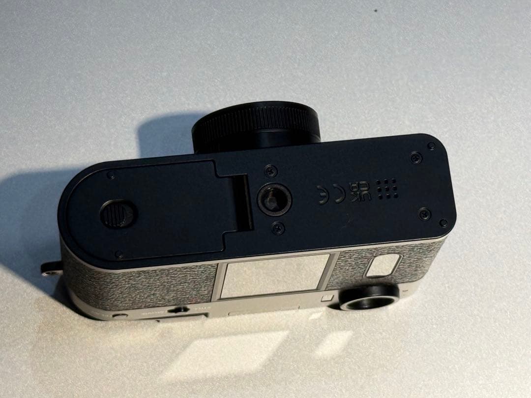 新品同様　FUJIFILM X half （X-HF1）ブラック多言語 正規品