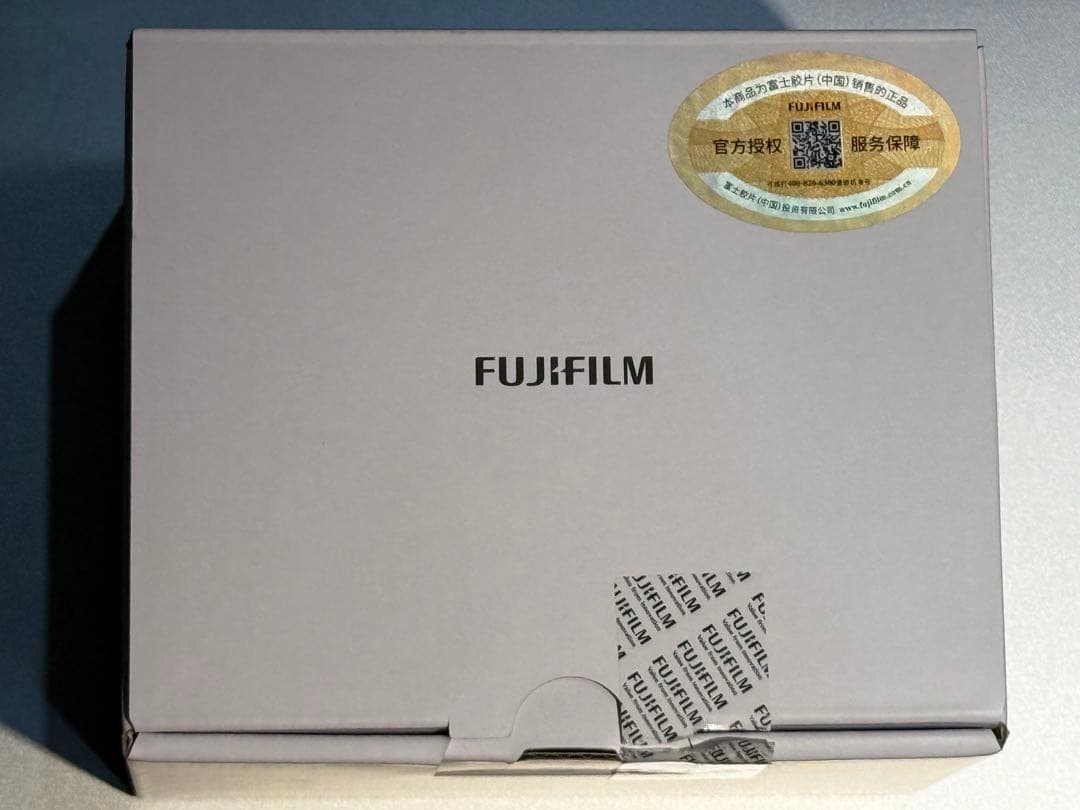 新品同様　FUJIFILM X half （X-HF1）ブラック多言語 正規品