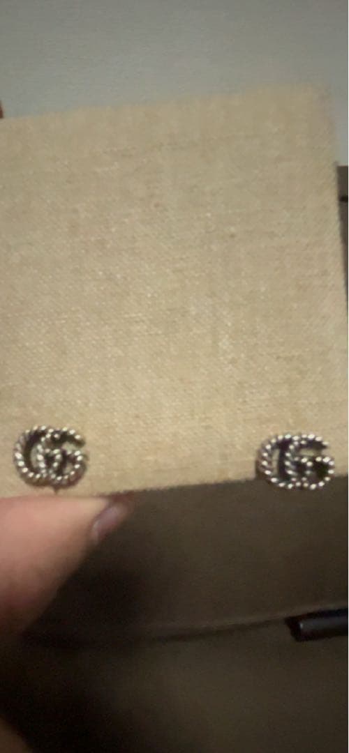 GUCCI GGロゴスタッドピアス