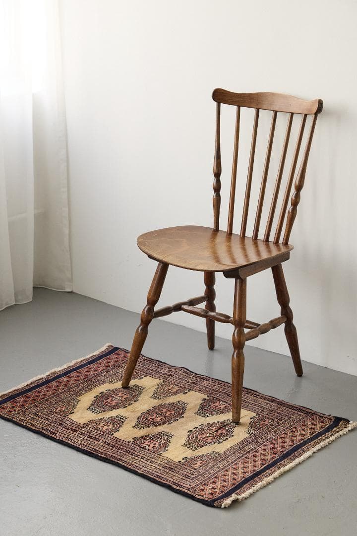 ヴィンテージラグ　トライバルラグ　パキスタン産（92×62cm）ベージュ　紺　茶