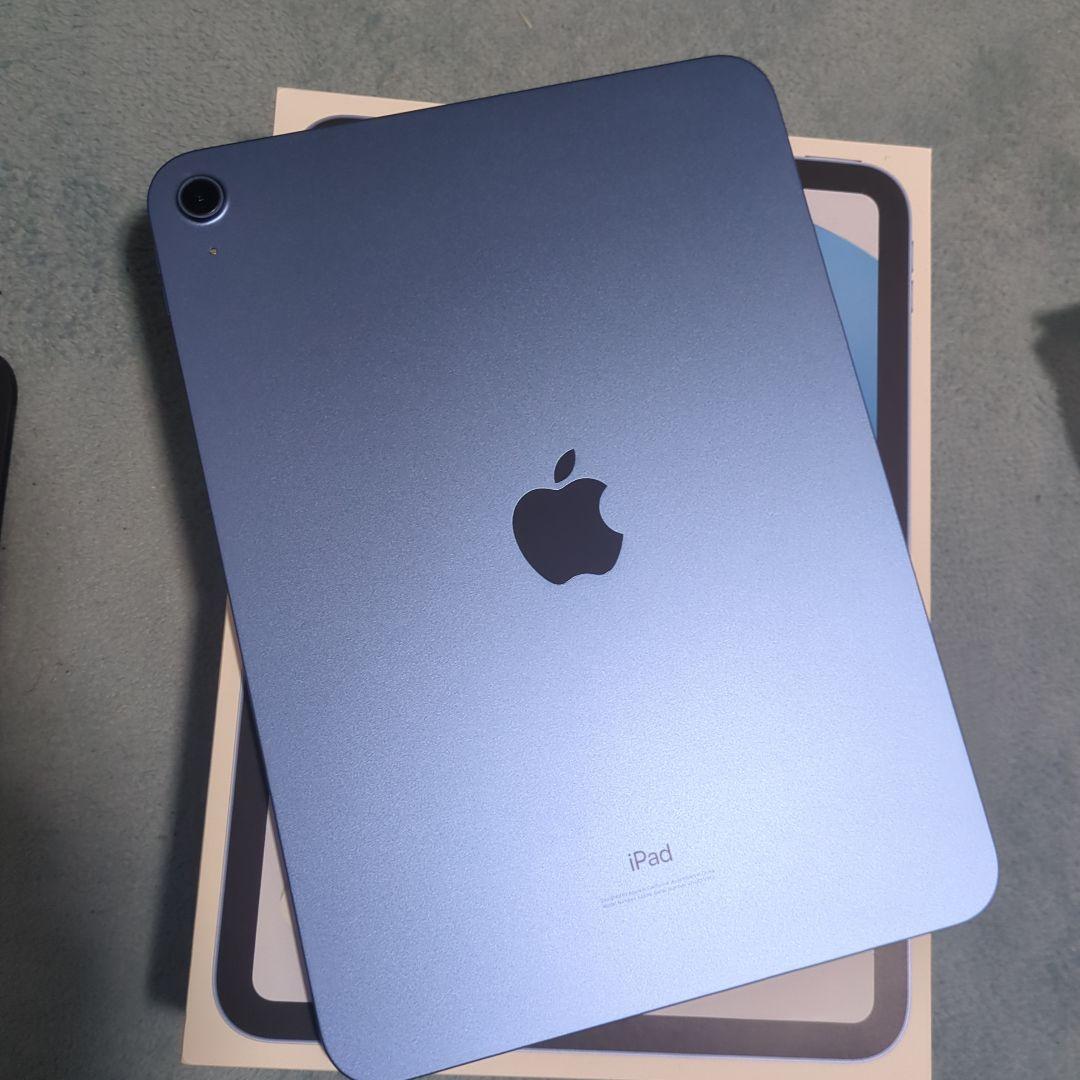 Apple iPad 第10世代 本体 ブルー キーボードケース付き