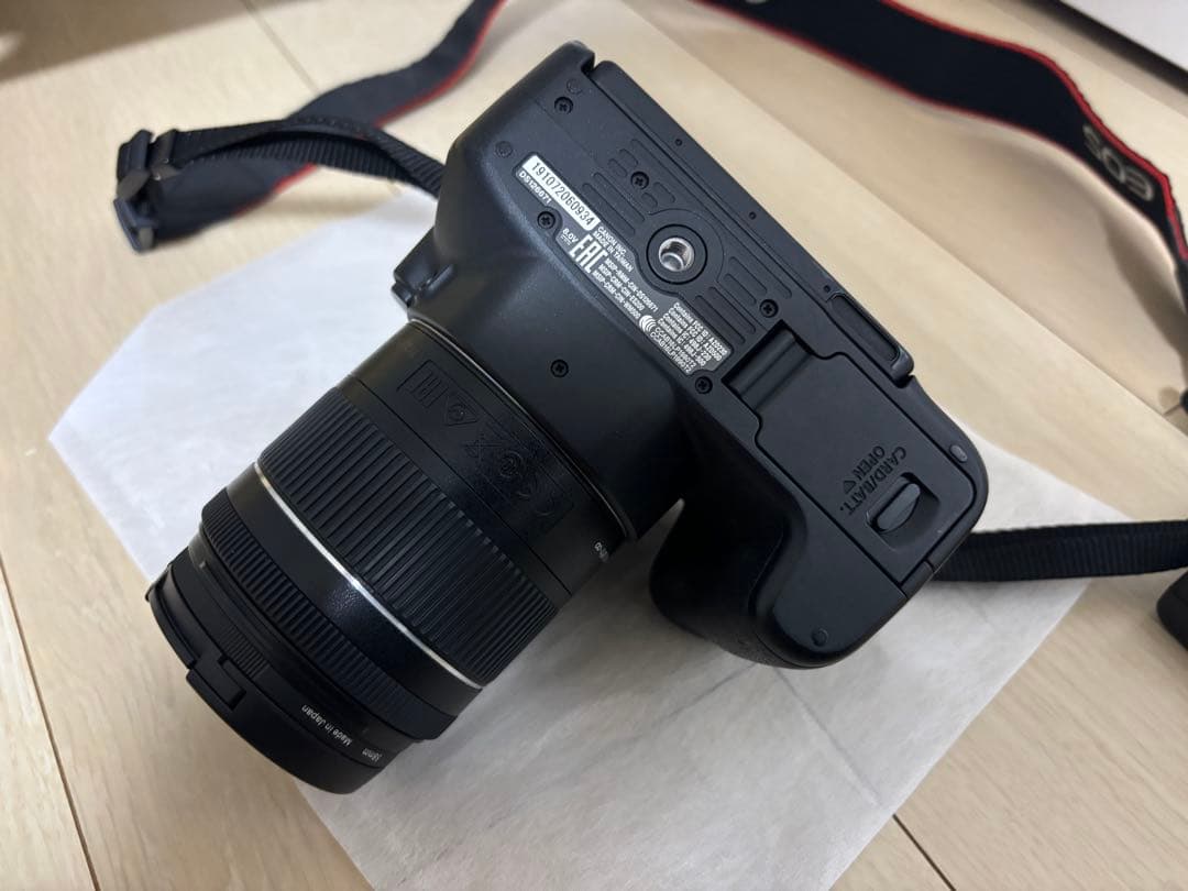 Canon EOS Kiss X9 ズームレンズキット　一眼レフ