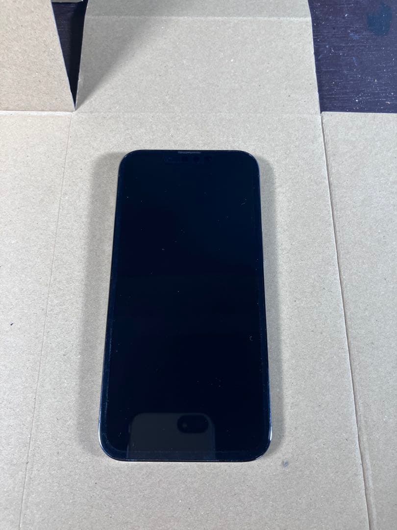 すな　Apple iPhone 13 Pro グラファイト