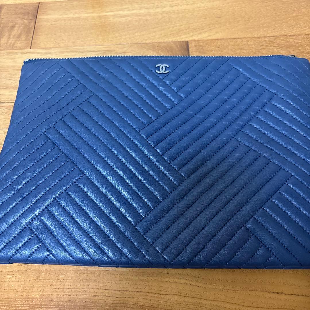 CHANEL ネイビー キルティング クラッチバッグ