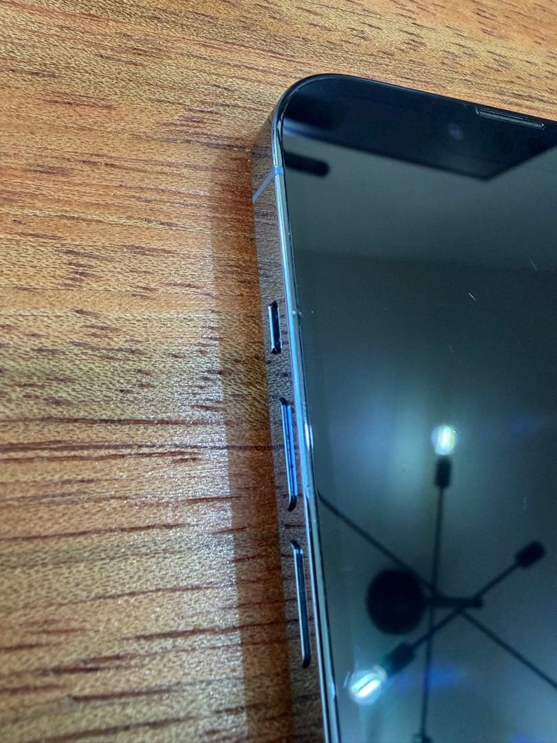 海外版 iPhone 13 pro 128GB 本体 バッテリー77%