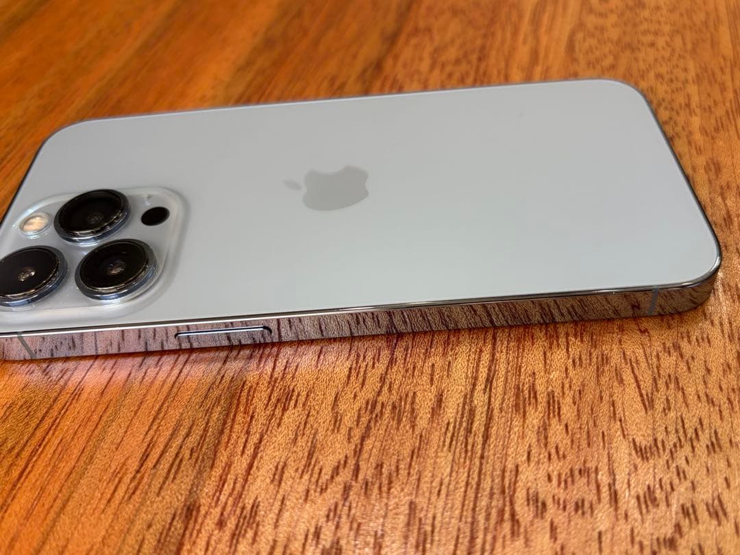 海外版 iPhone 13 pro 128GB 本体 バッテリー77%