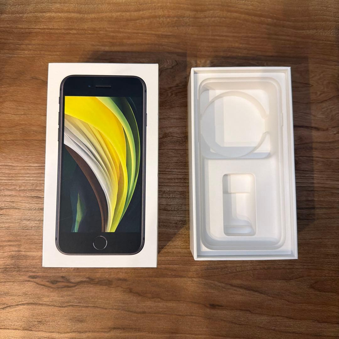 【美品】iPhone SE 第3世代 64GB ブラック SIMフリー
