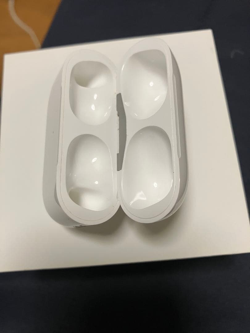 なおみ AirPods Pro (第2世代) 本体　純正　保証期間外