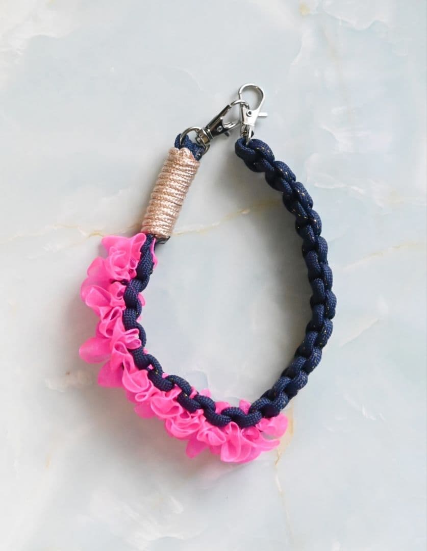 【オーダー見本】パラコード　スマホハンドストラップ　フリル　推し活　アイドル