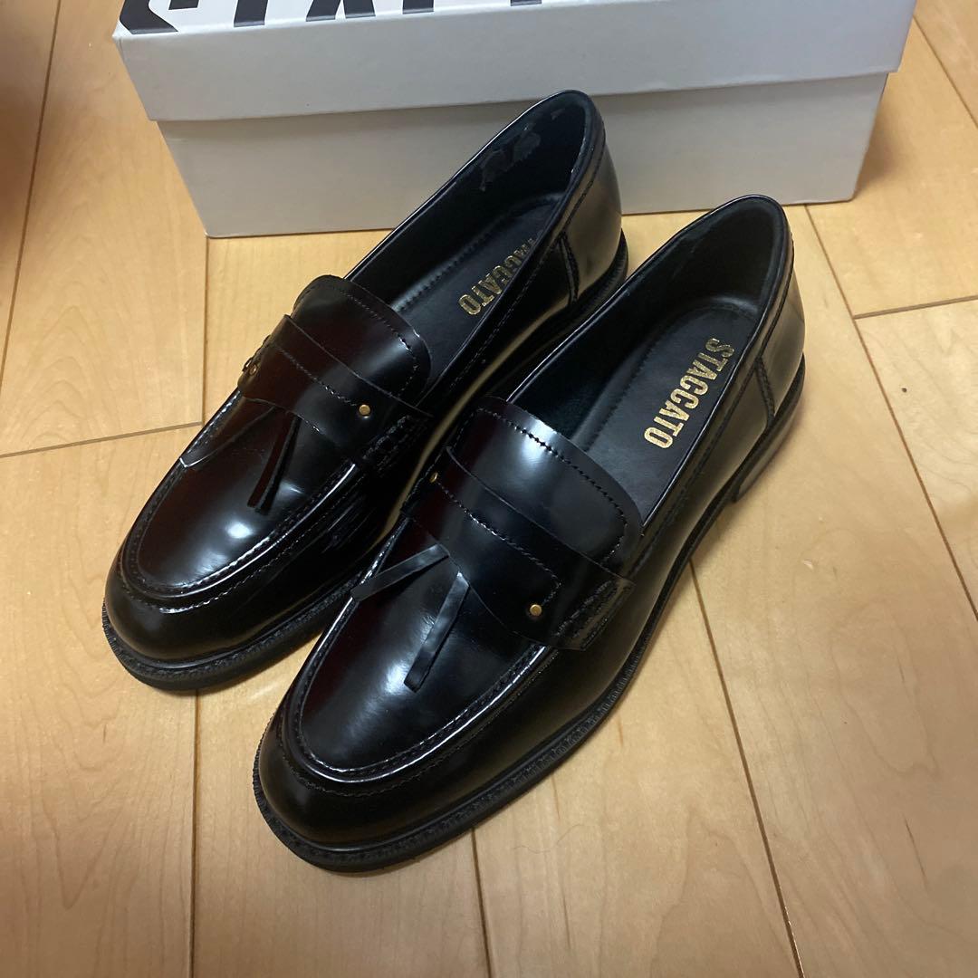 美品　staccato ブラックレザー ローファー　パヌーコンビローファー