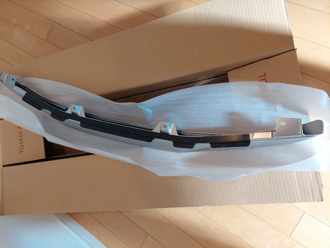 トヨタ 220クラウンTRD フロントスポイラー 未使用新品 2点